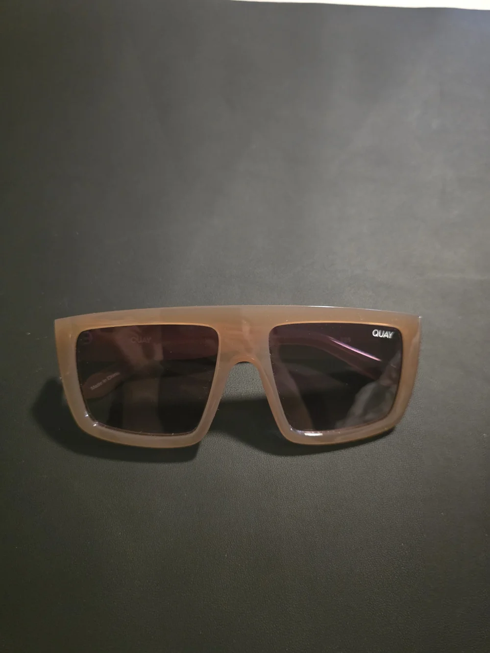Quay Australia Rectangular Beige Frame with Dark Lenses